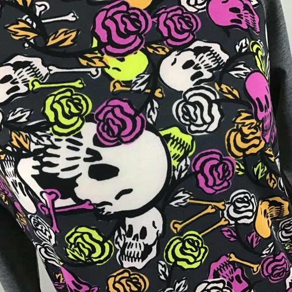 LuLaRoe Skulls Roses Neon Randy Tshirt XS NWT! - Picture 5 of 7